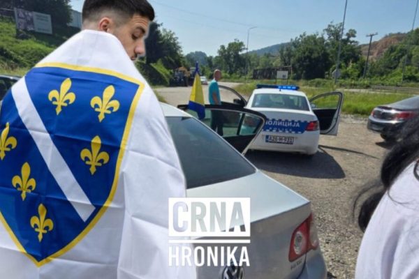 Navijačima oduzete zastave s ljiljanima na putu ka Zenici: MUP RS izrekao novčanu kaznu bez jasnog objašnjenja